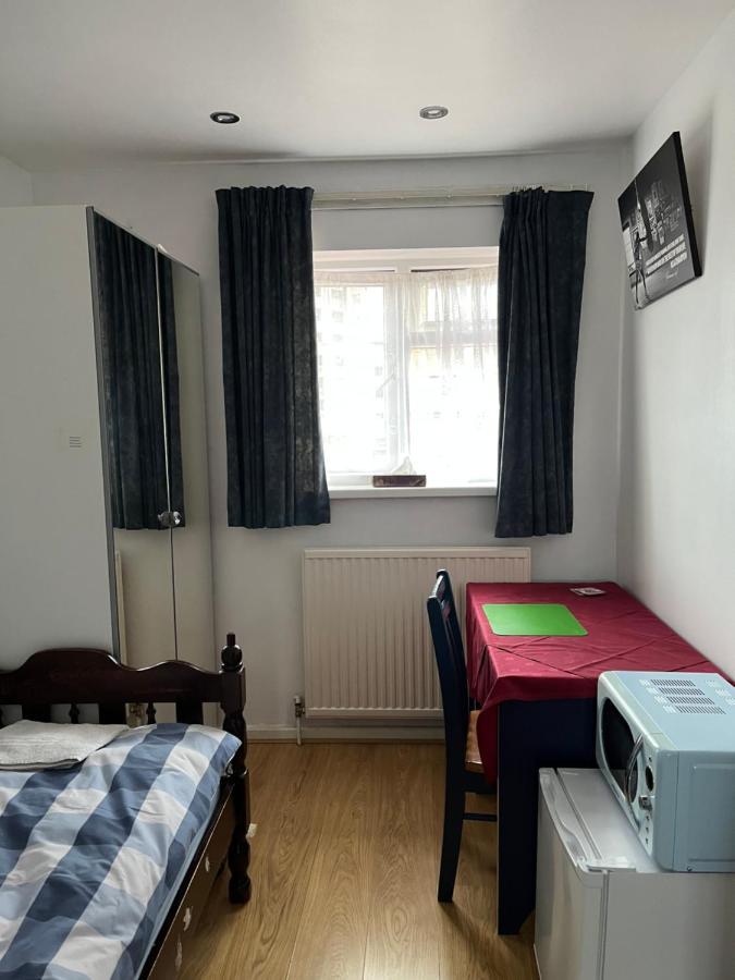 Comfortable Single Bedroom With Free On Site Parking Kingston upon Thames  Luaran gambar